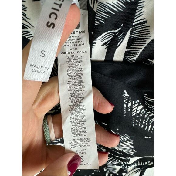 Fabletics One piece Womens Swim Suit Size Small - Picture 2 of 3